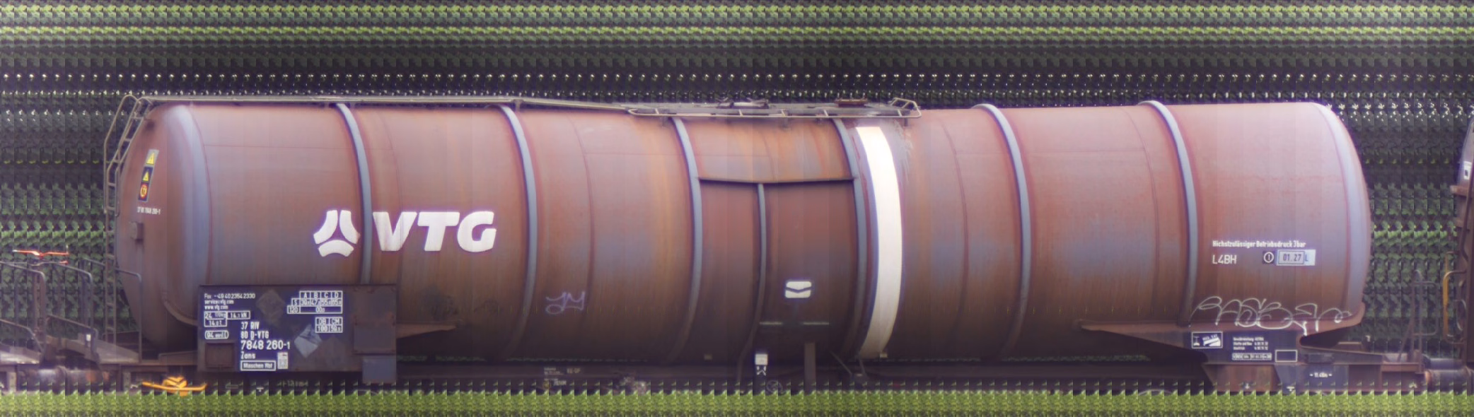 There should be a train photo here :'(