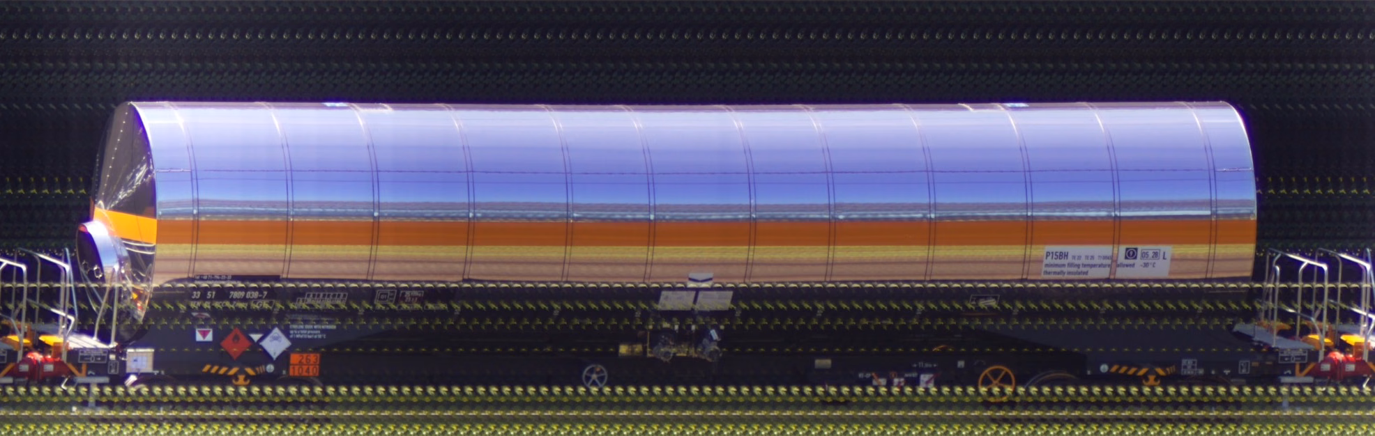 There should be a train photo here :'(