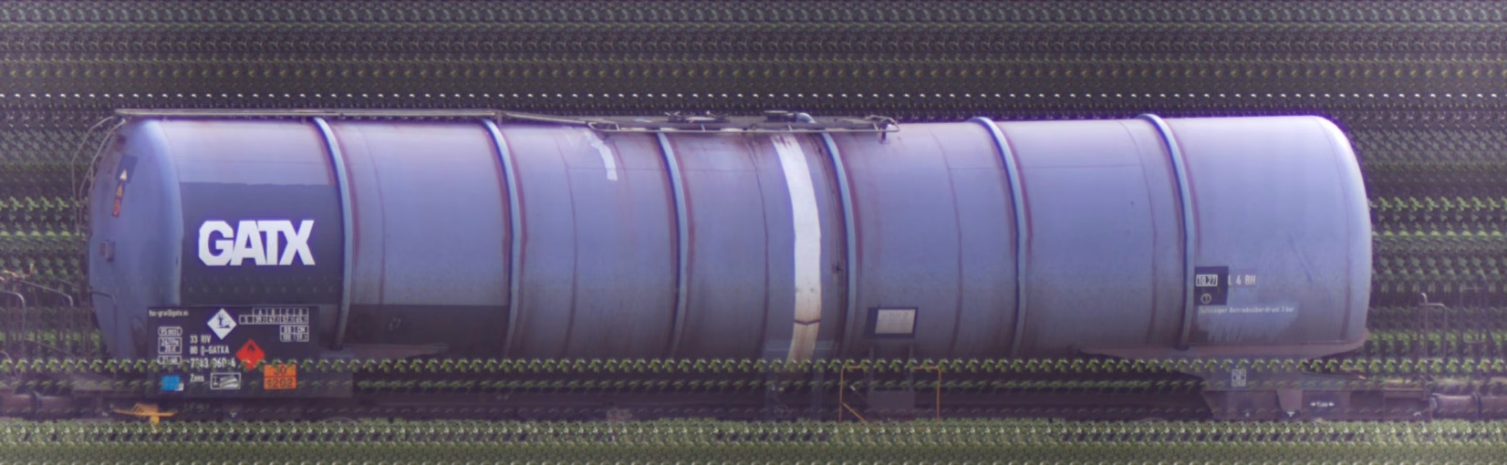 There should be a train photo here :'(