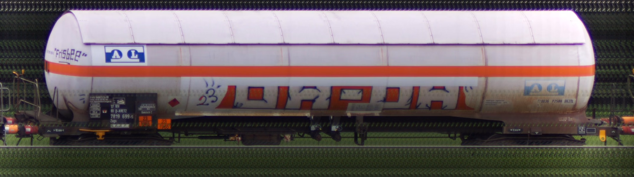 There should be a train photo here :'(