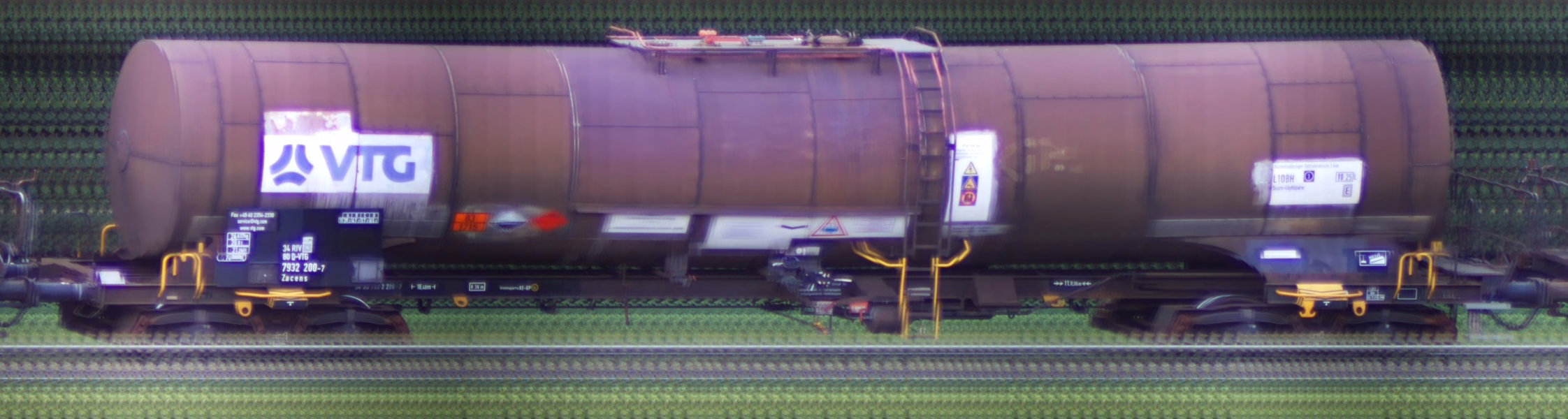 There should be a train photo here :'(