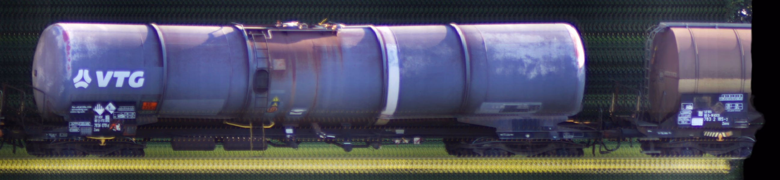There should be a train photo here :'(