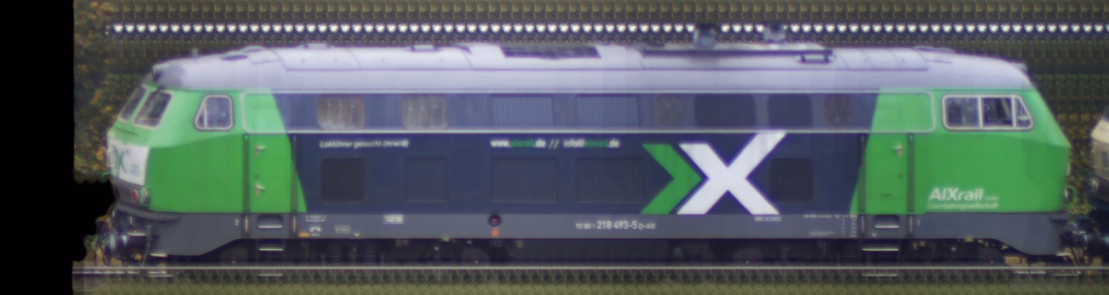 There should be a train photo here :'(