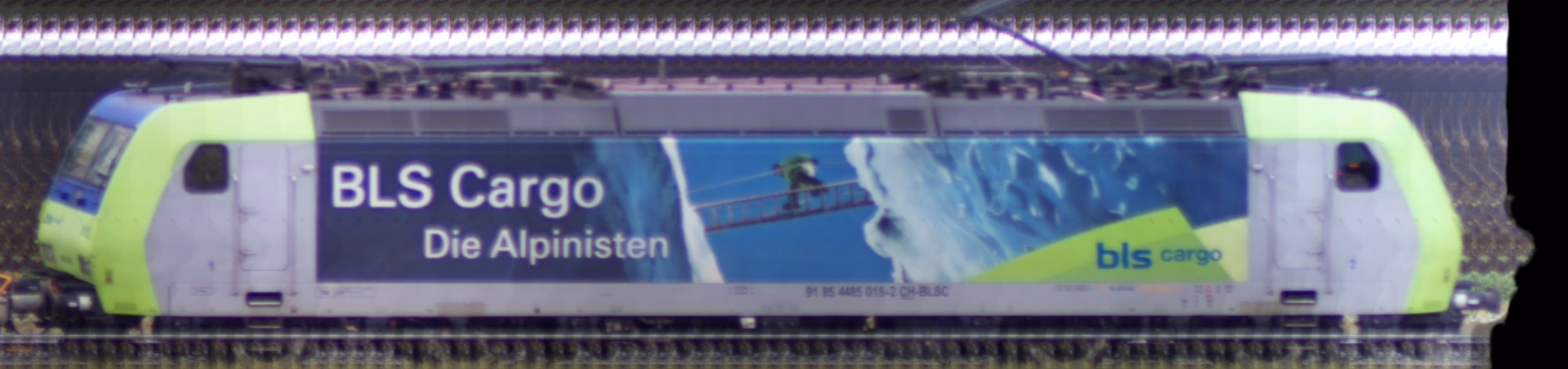 There should be a train photo here :'(