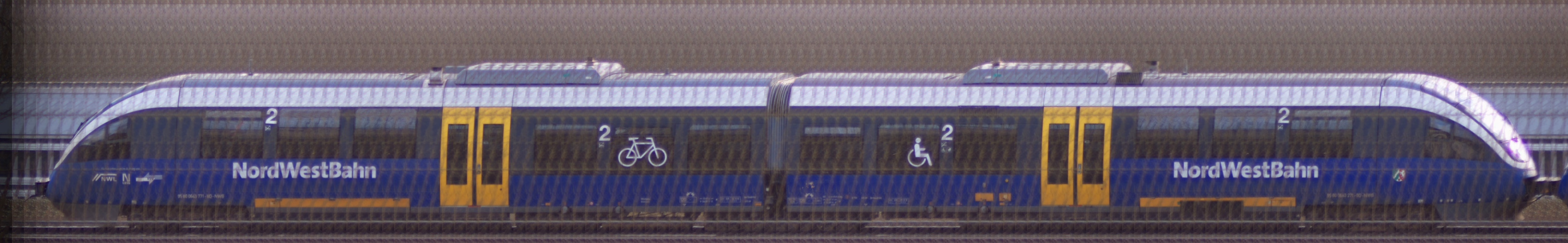 There should be a train photo here :'(