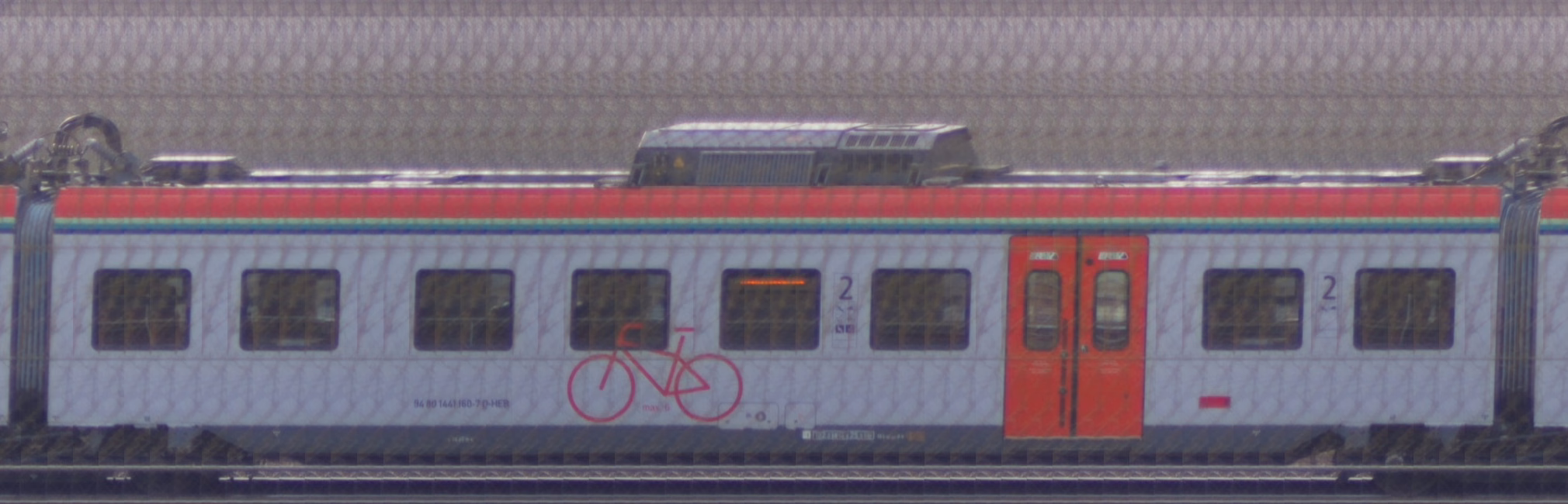 There should be a train photo here :'(