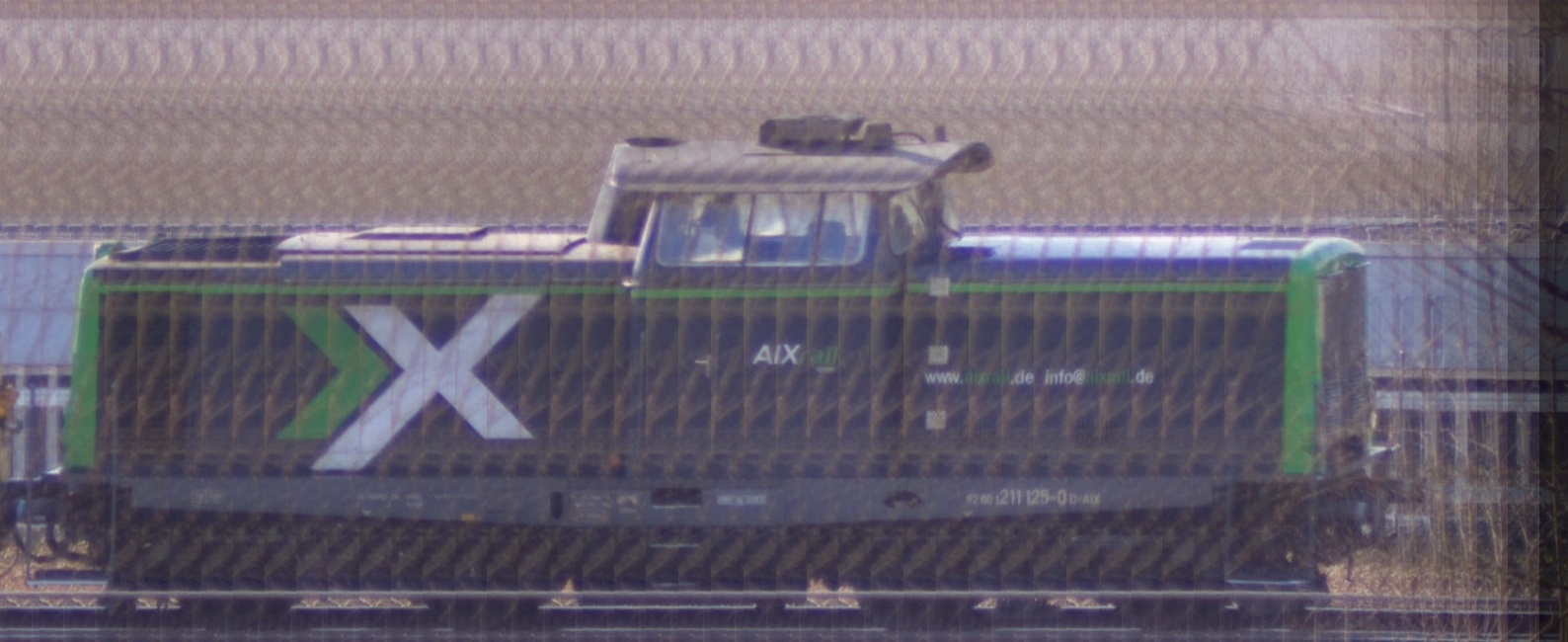 There should be a train photo here :'(