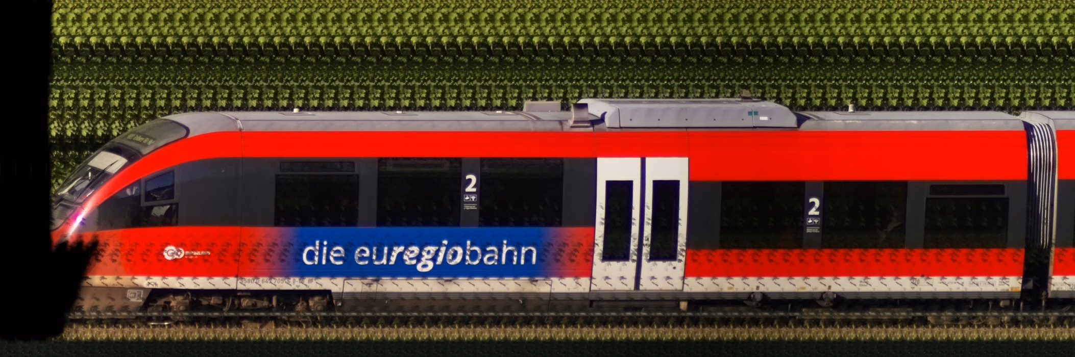 There should be a train photo here :'(