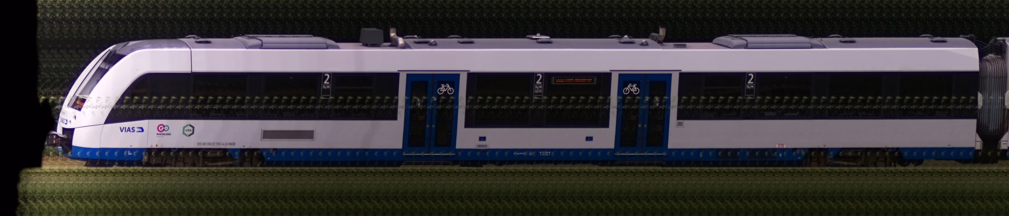 There should be a train photo here :'(