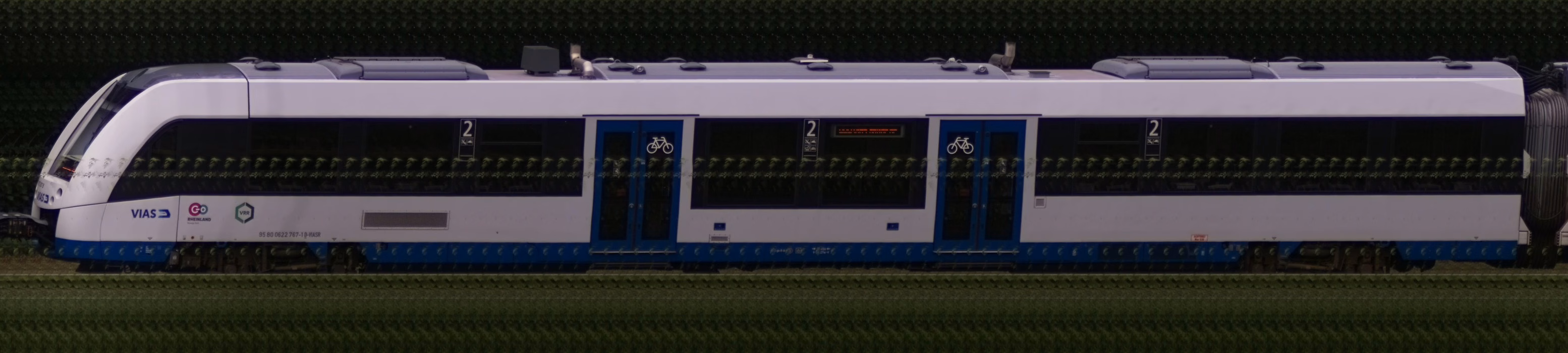There should be a train photo here :'(