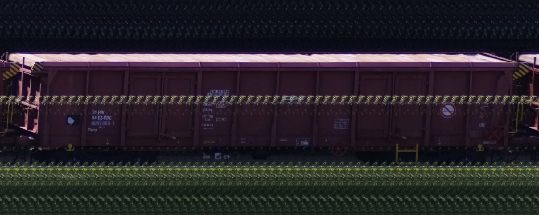 There should be a train photo here :'(