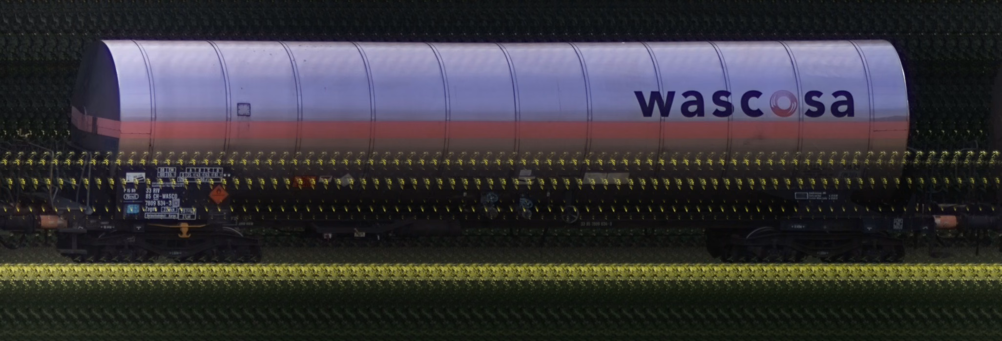 There should be a train photo here :'(