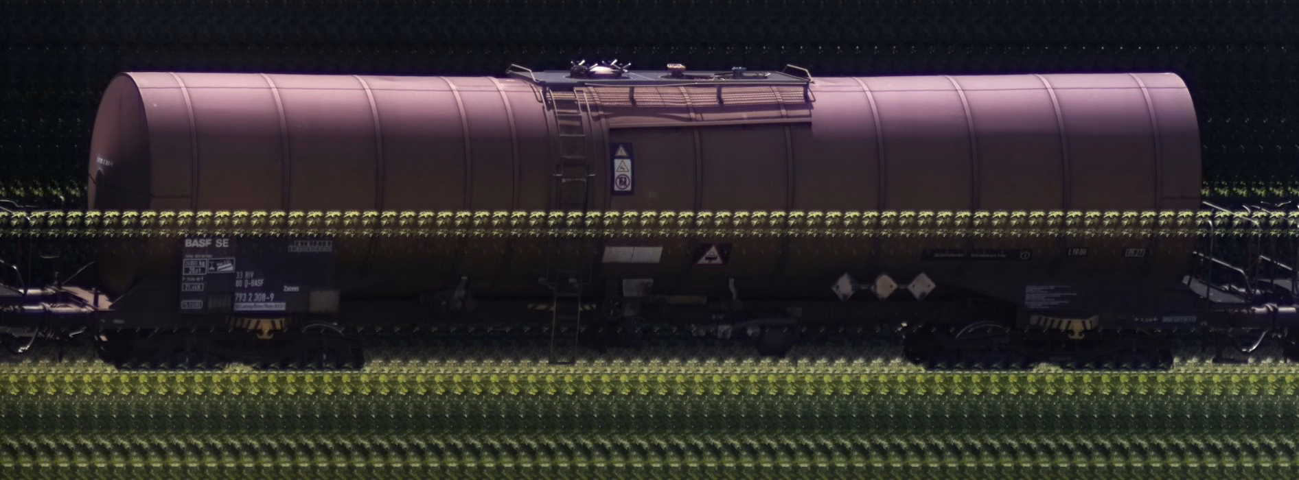 There should be a train photo here :'(