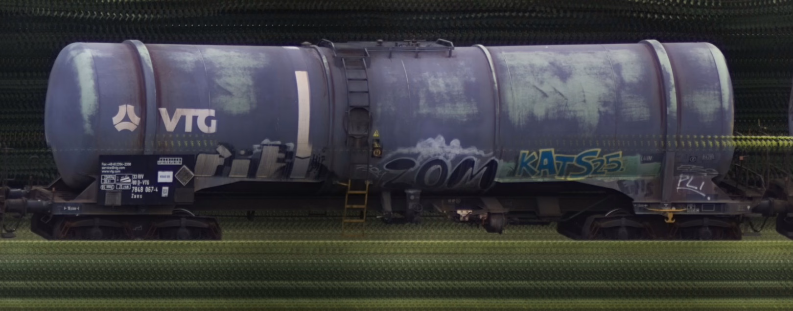 There should be a train photo here :'(