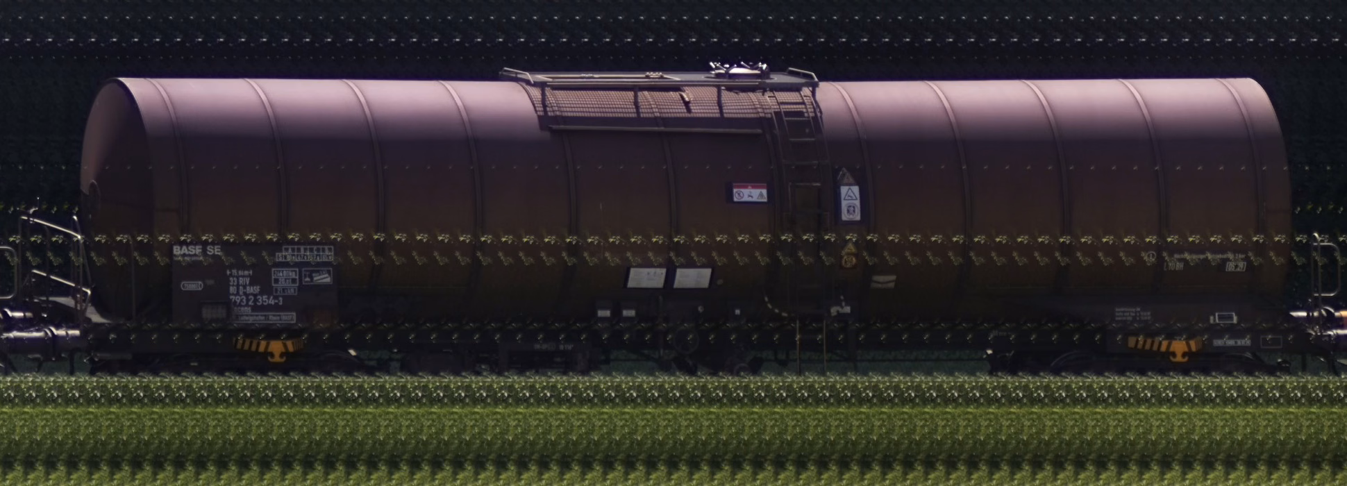 There should be a train photo here :'(