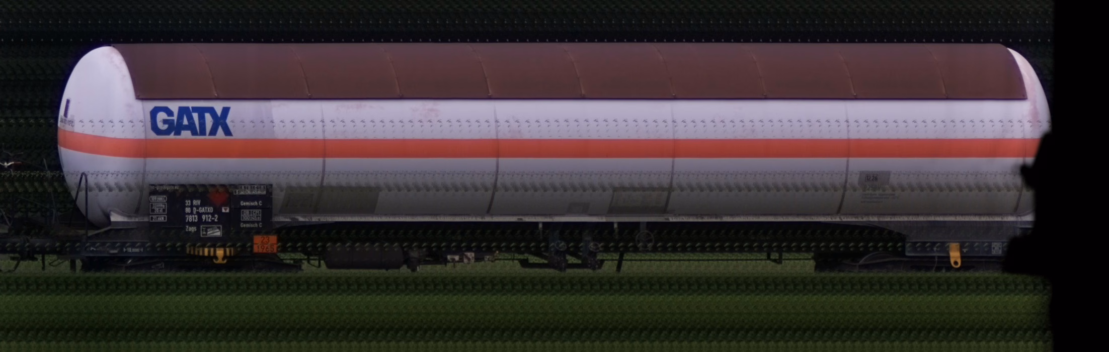 There should be a train photo here :'(