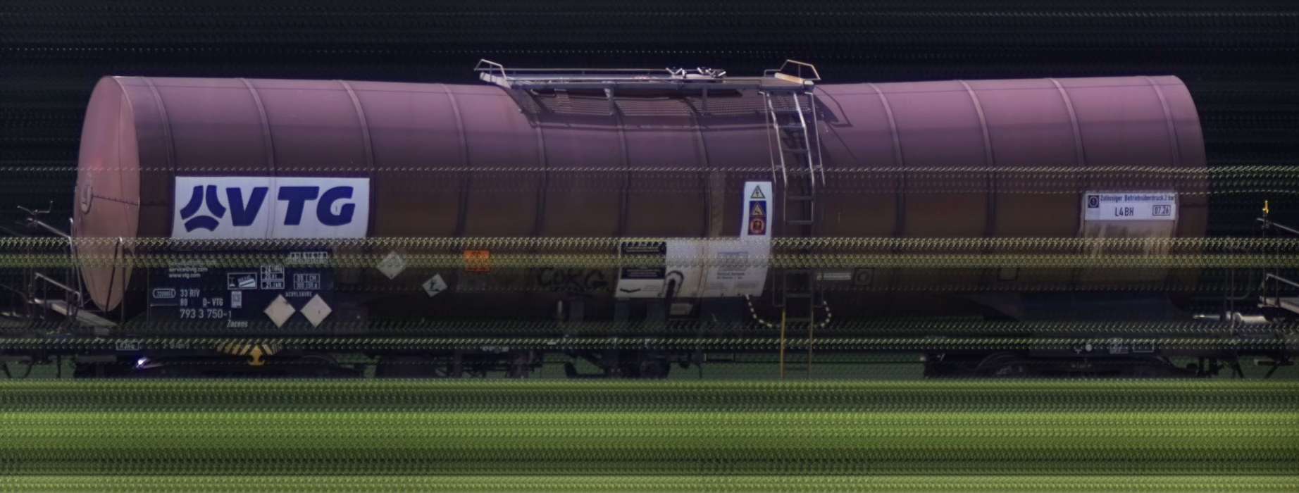 There should be a train photo here :'(