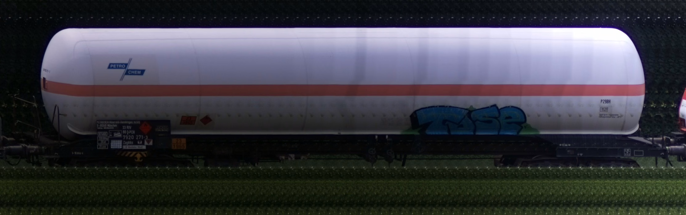 There should be a train photo here :'(