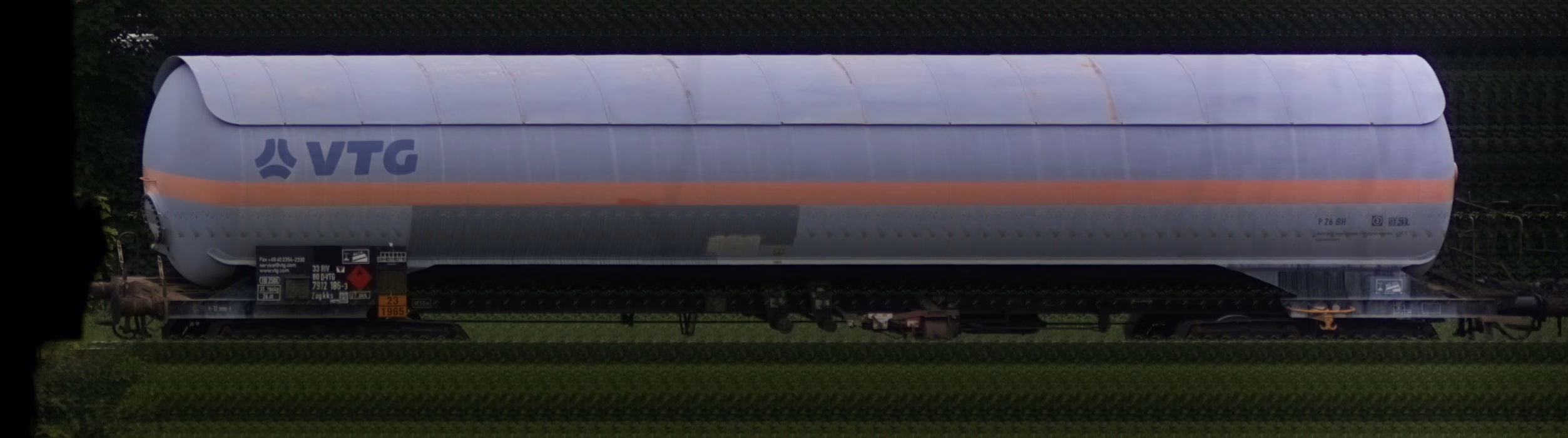 There should be a train photo here :'(