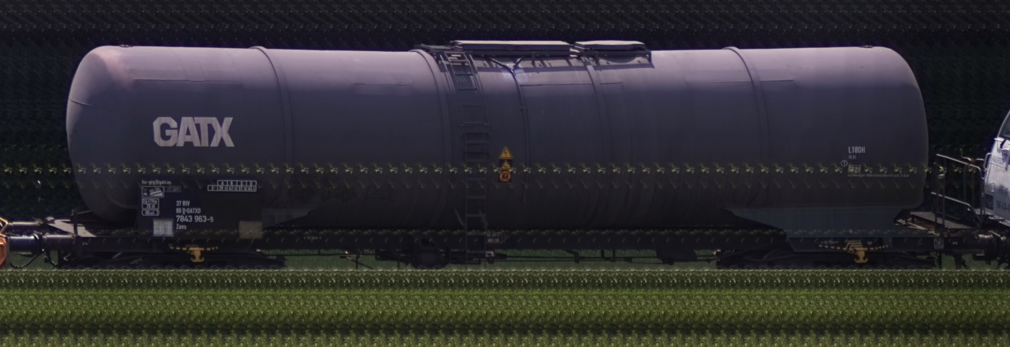 There should be a train photo here :'(