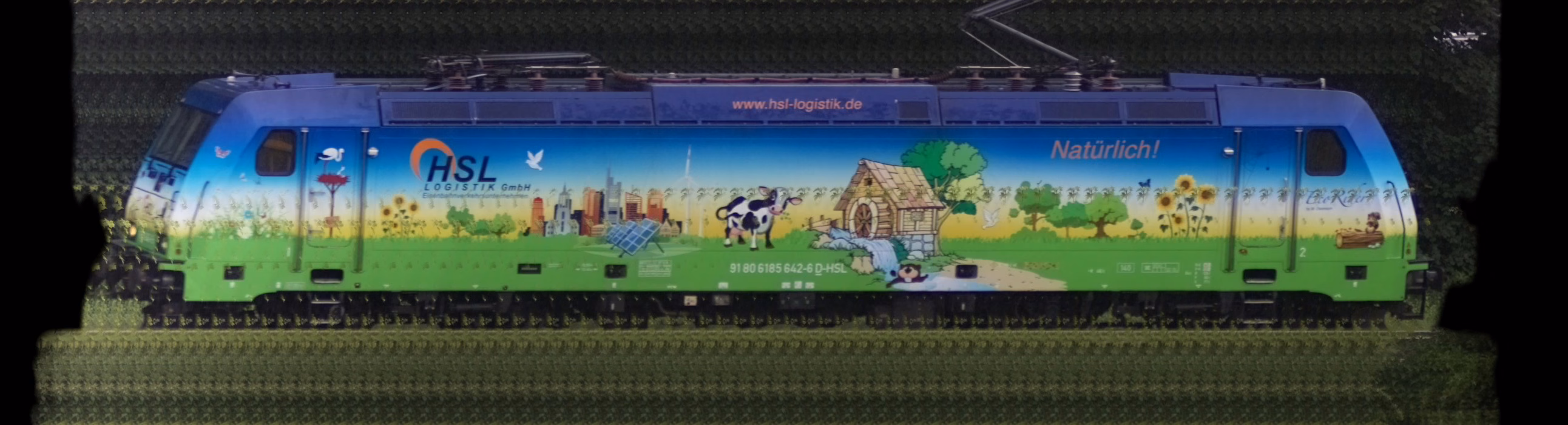 There should be a train photo here :'(