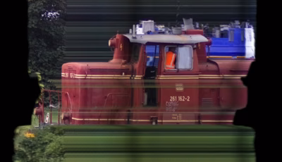 There should be a train photo here :'(