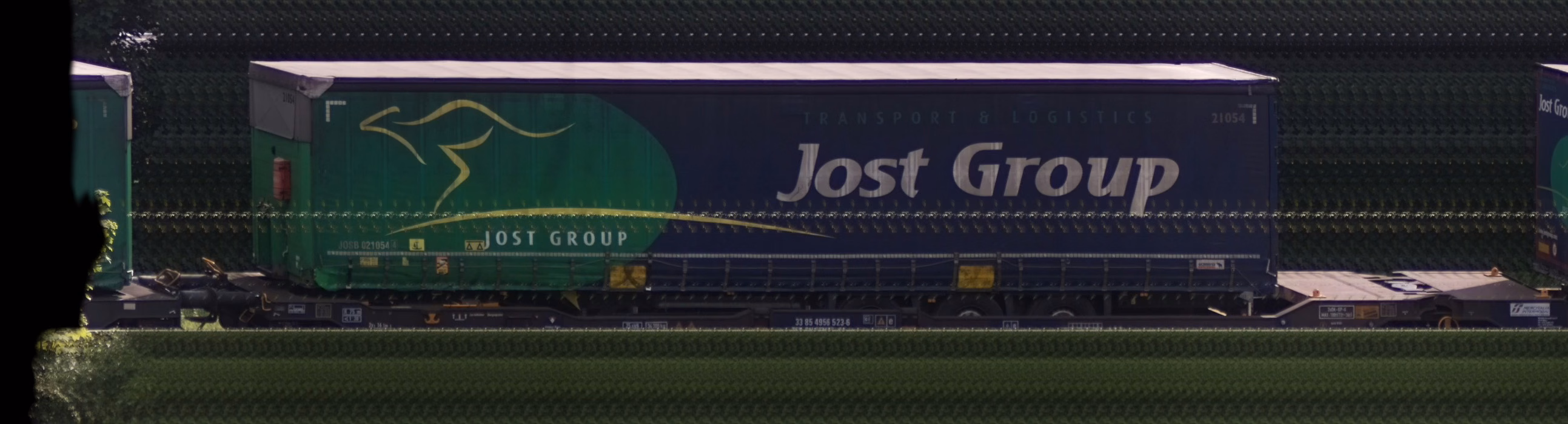 There should be a train photo here :'(