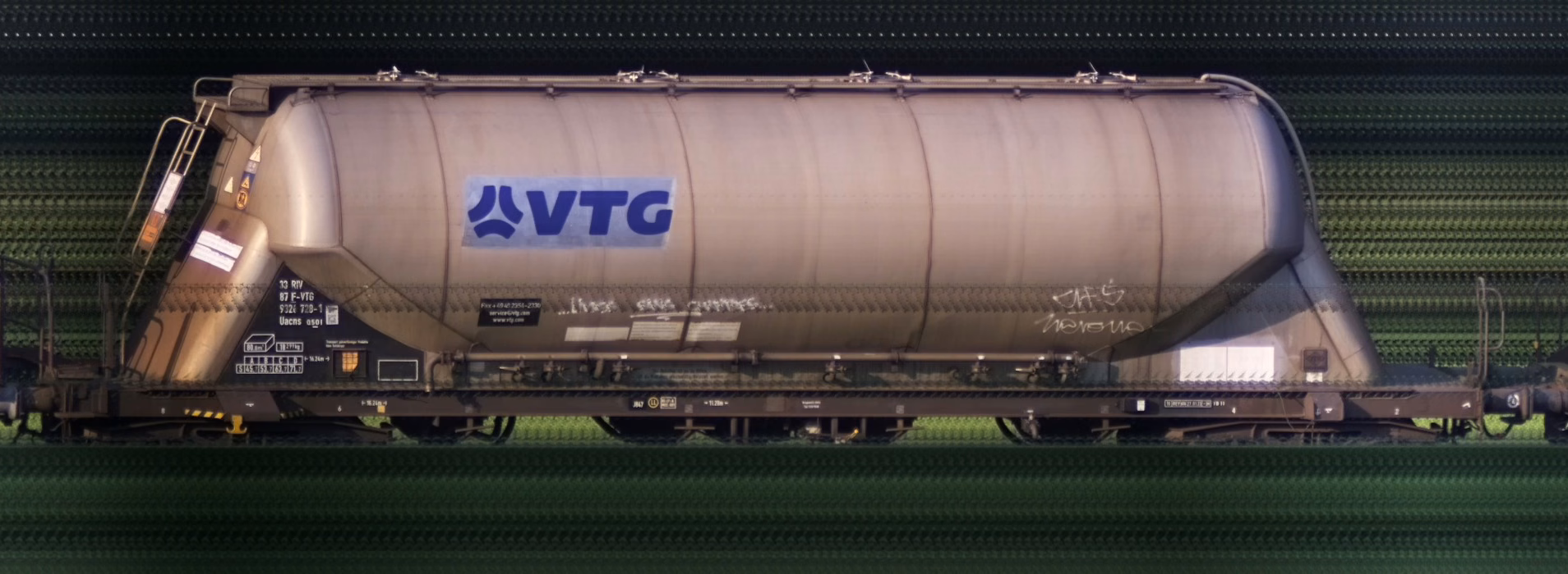There should be a train photo here :'(