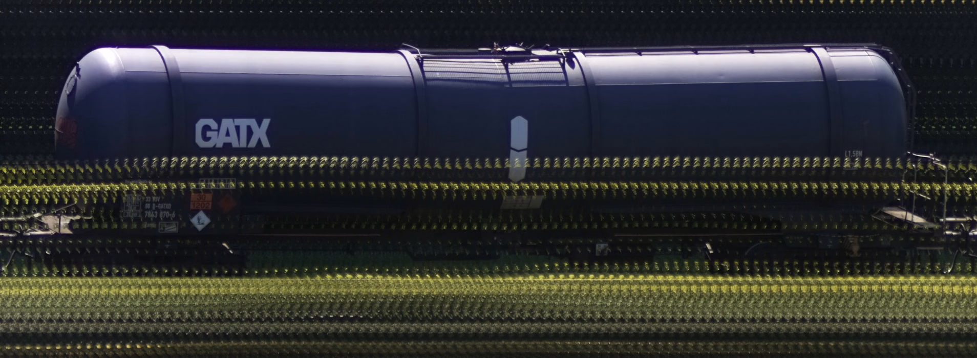 There should be a train photo here :'(