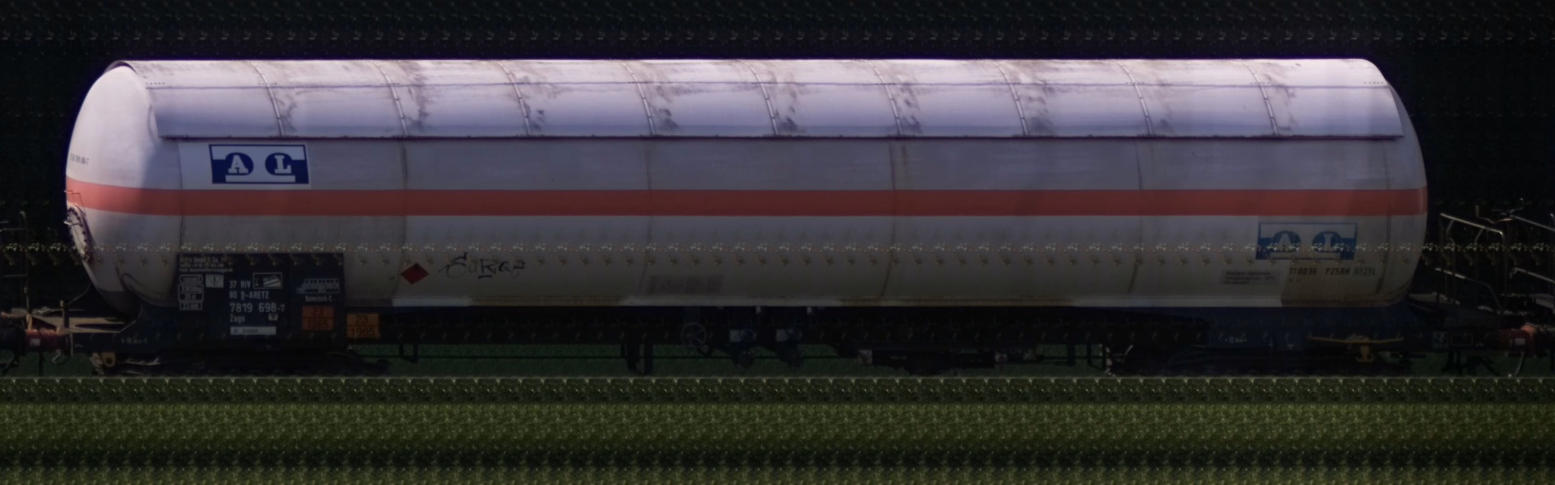 There should be a train photo here :'(