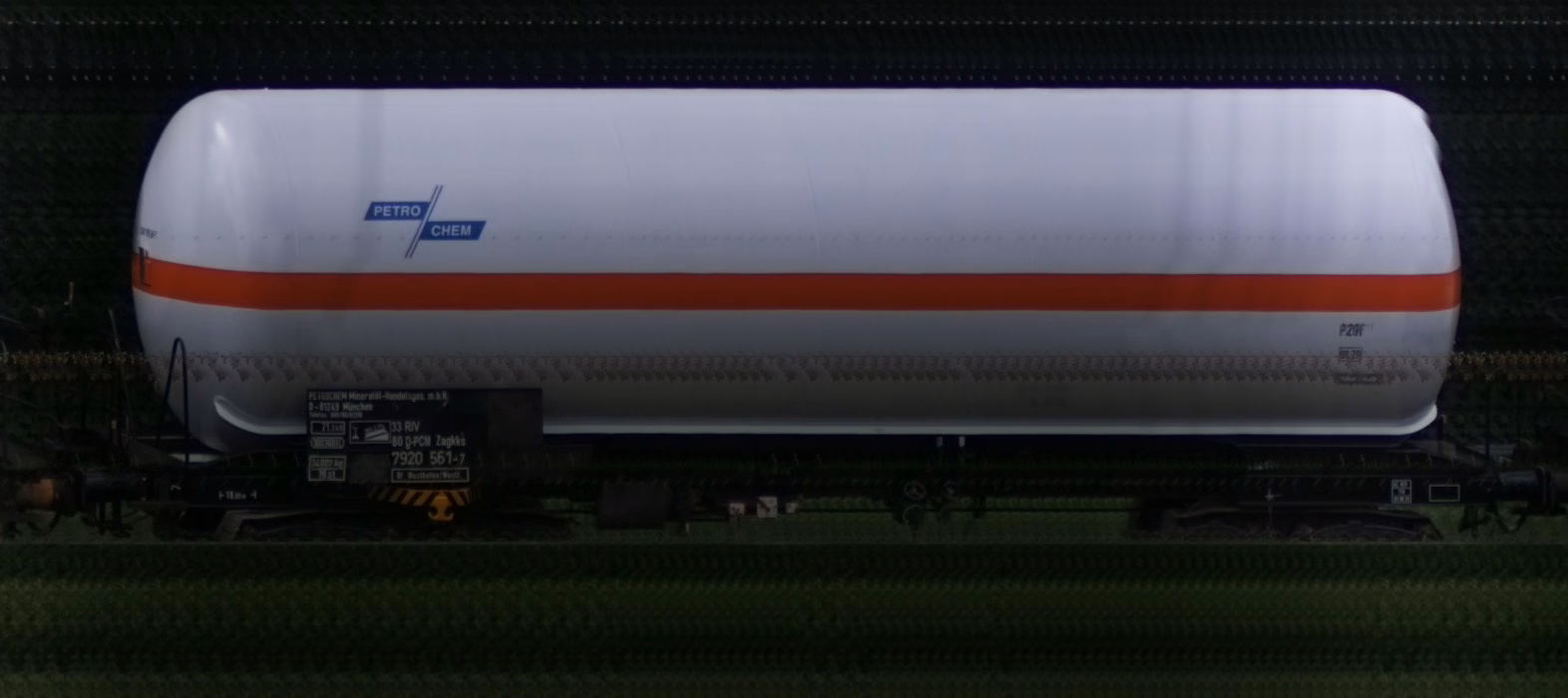 There should be a train photo here :'(