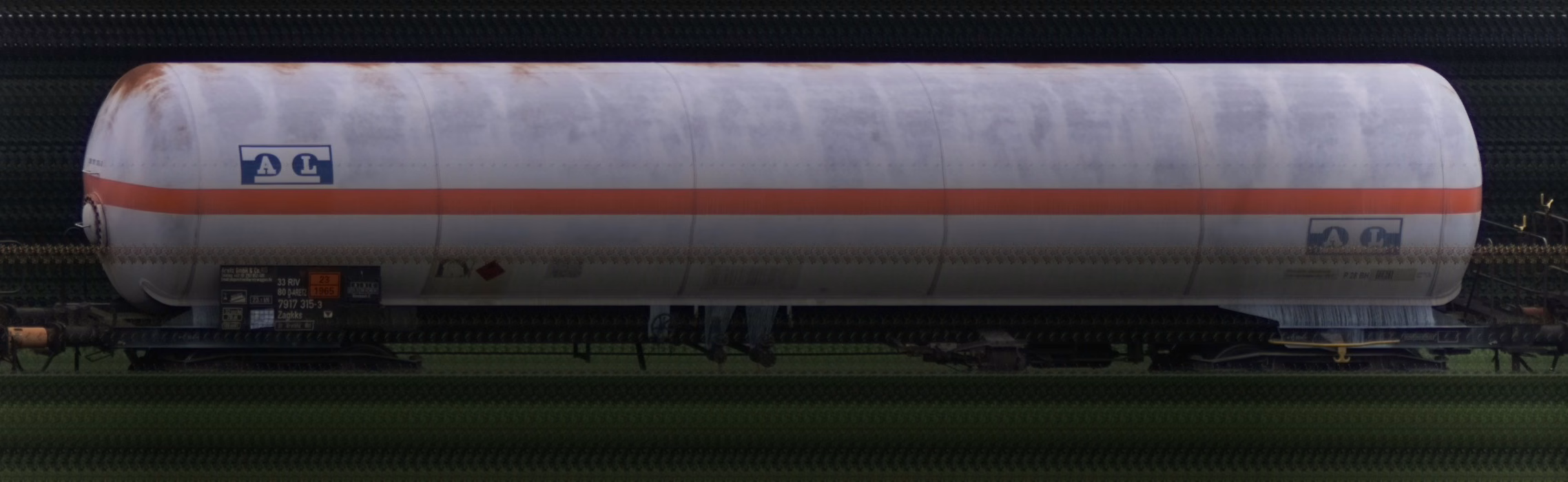 There should be a train photo here :'(