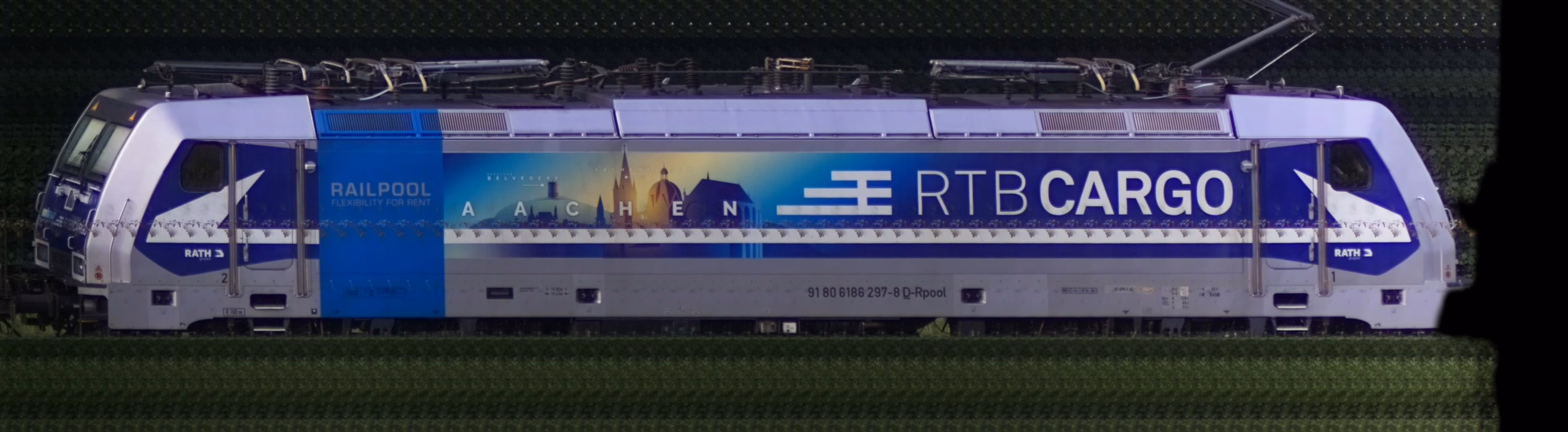 There should be a train photo here :'(