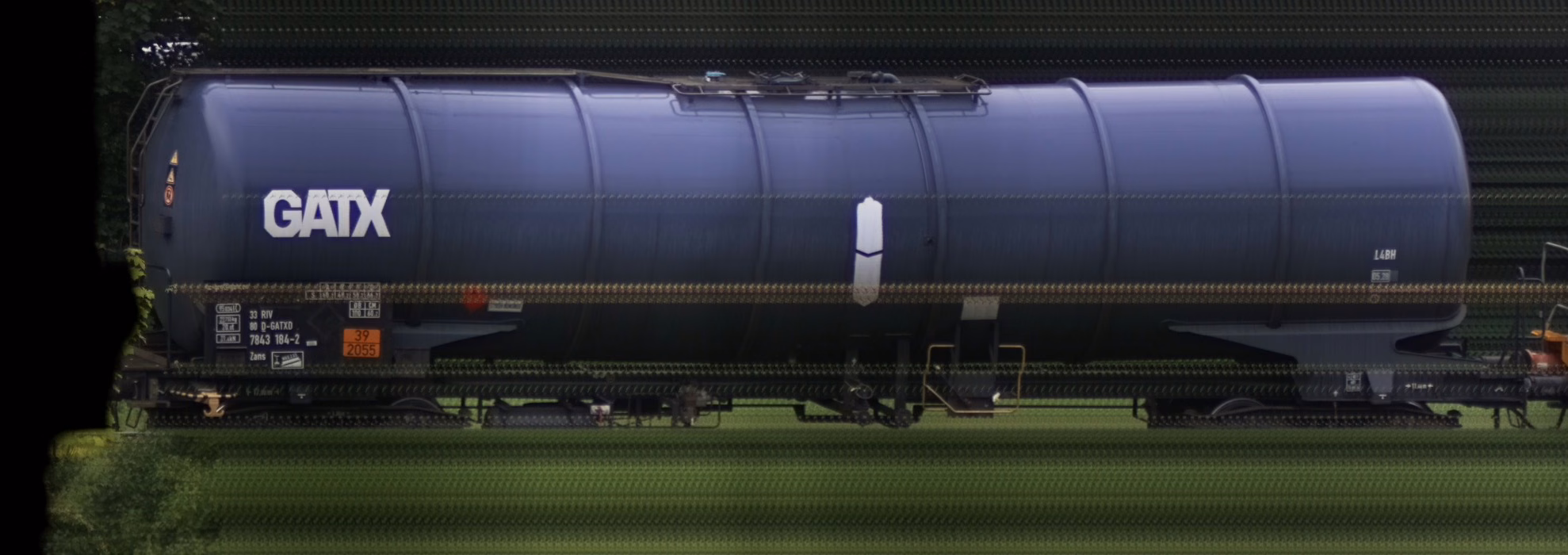 There should be a train photo here :'(
