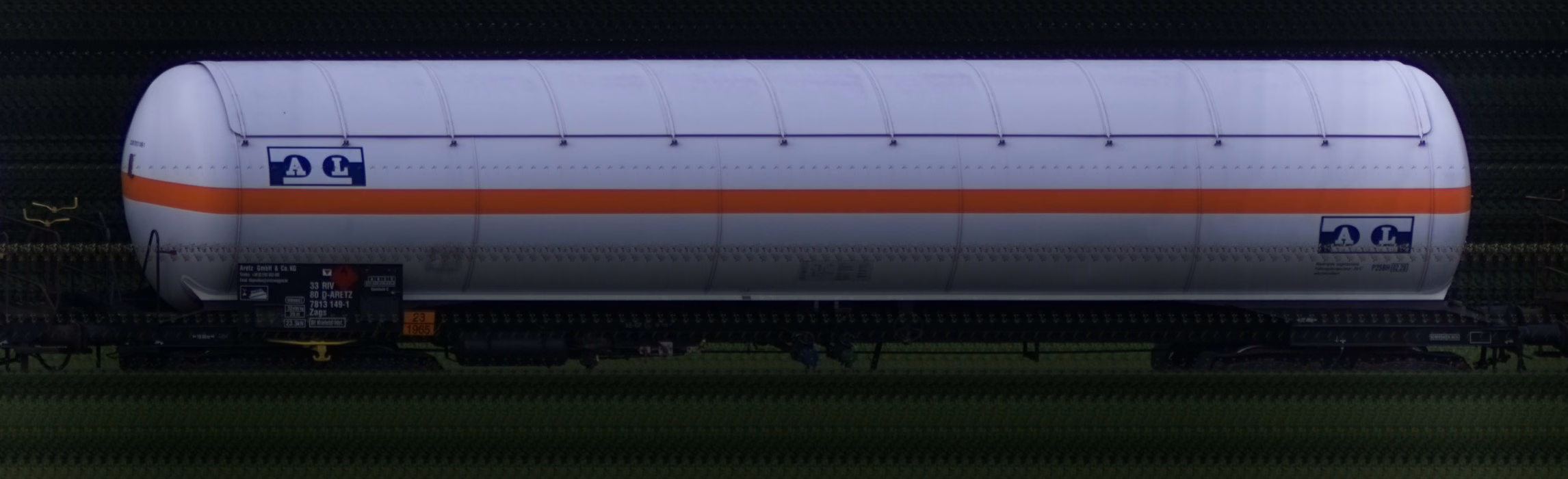 There should be a train photo here :'(