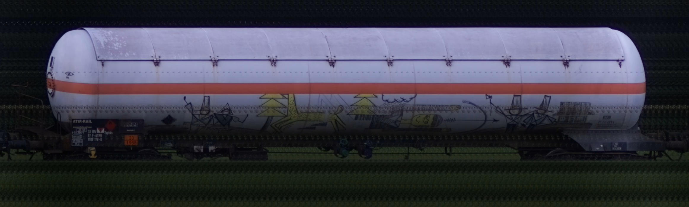 There should be a train photo here :'(