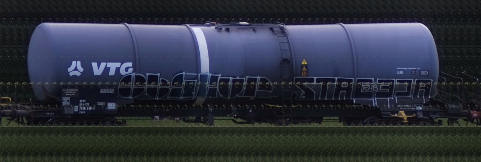 There should be a train photo here :'(