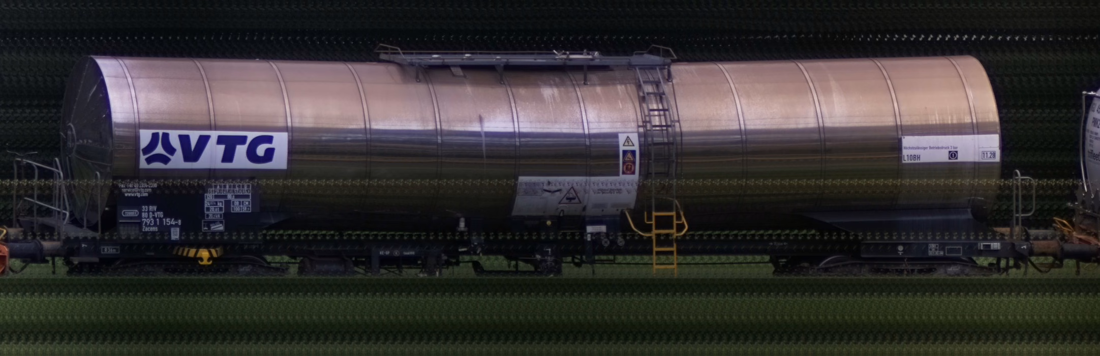 There should be a train photo here :'(