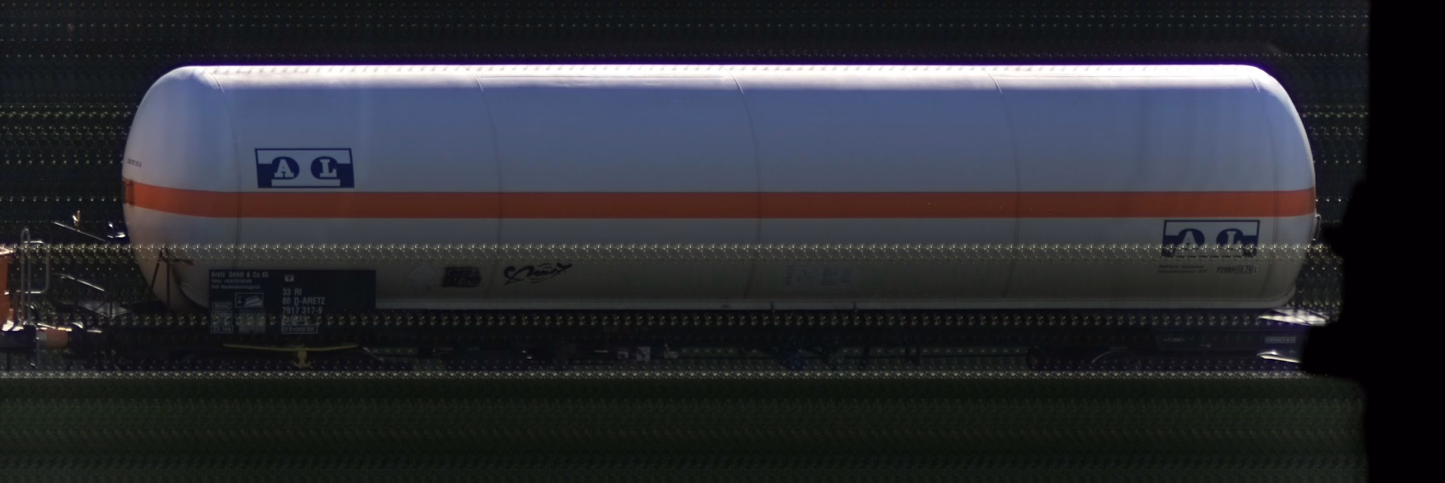 There should be a train photo here :'(