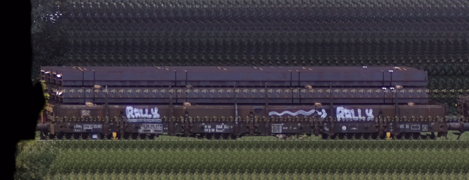 There should be a train photo here :'(