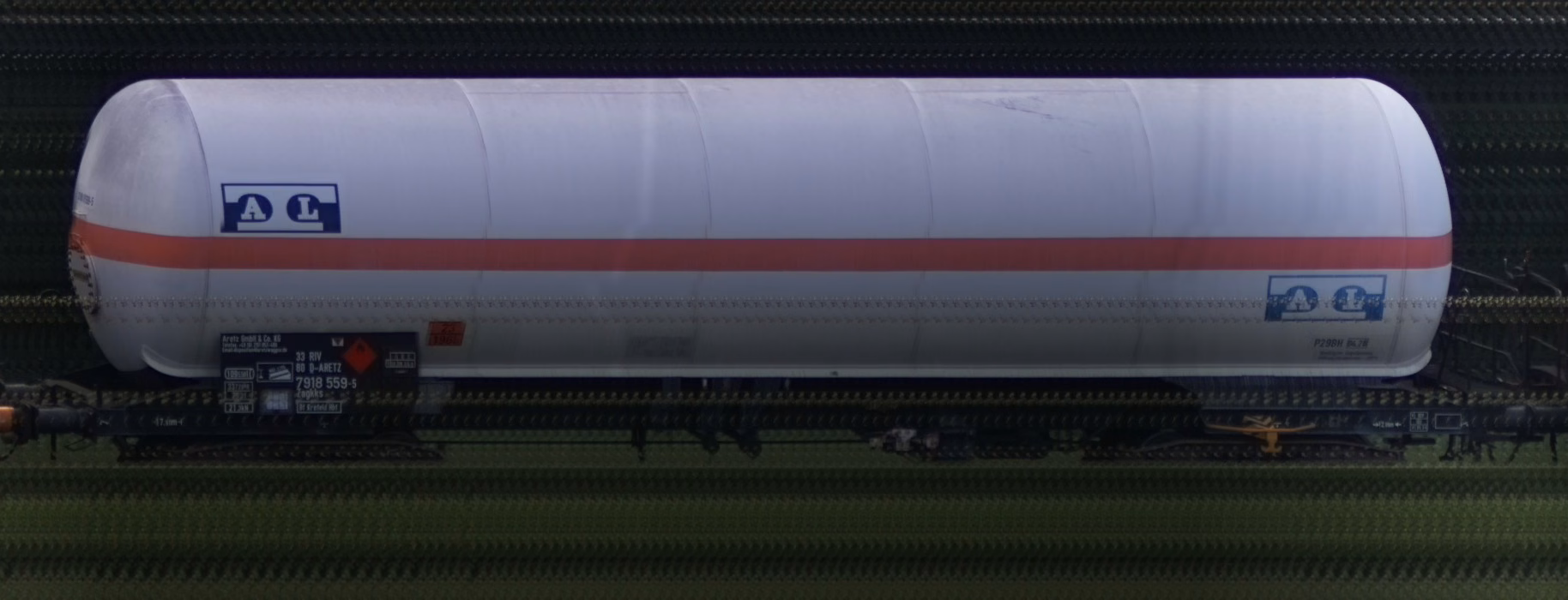There should be a train photo here :'(