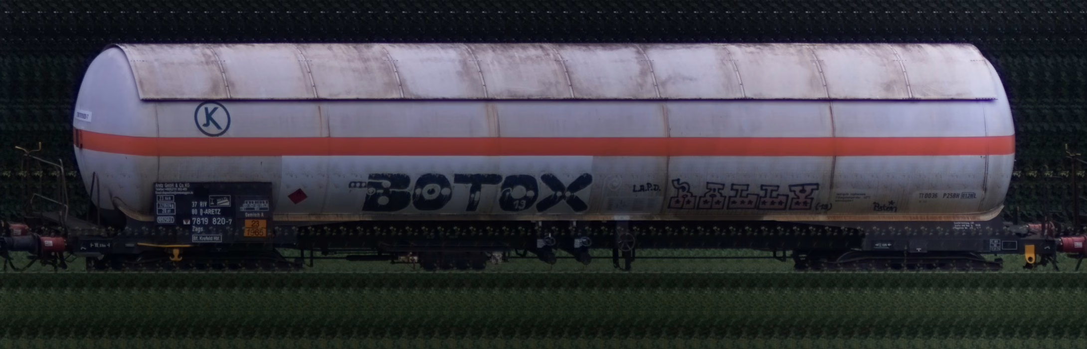 There should be a train photo here :'(