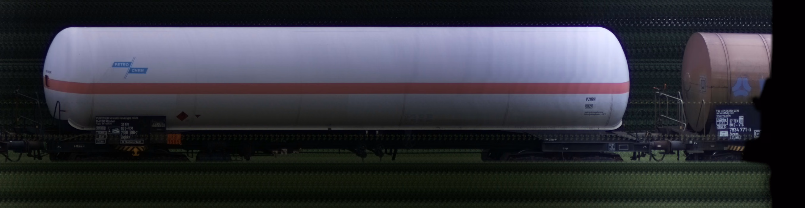 There should be a train photo here :'(