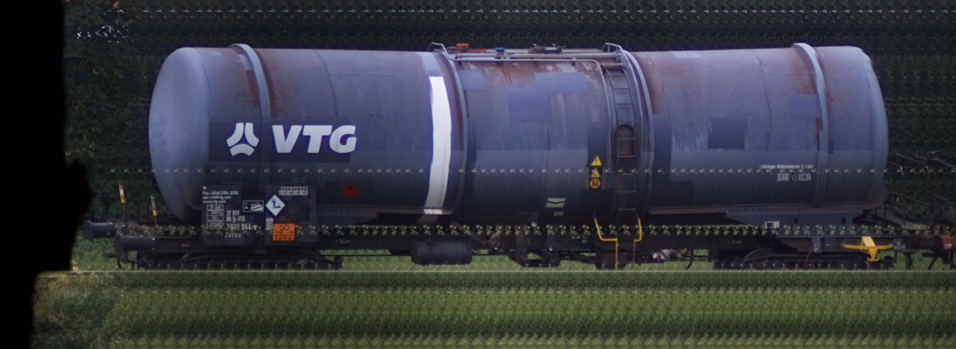 There should be a train photo here :'(