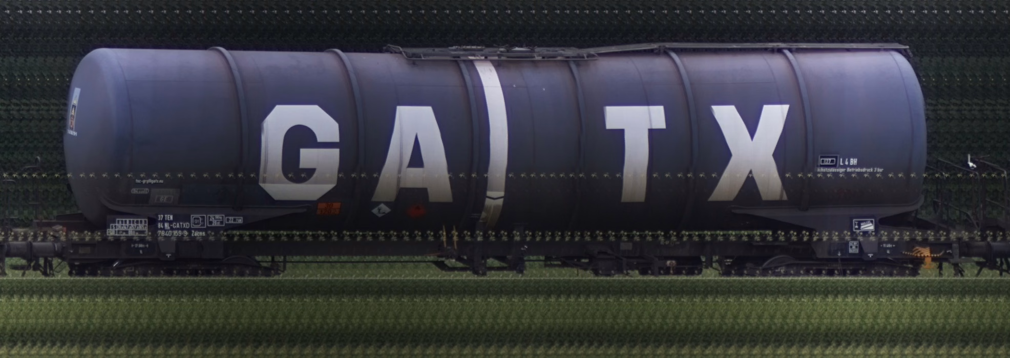 There should be a train photo here :'(