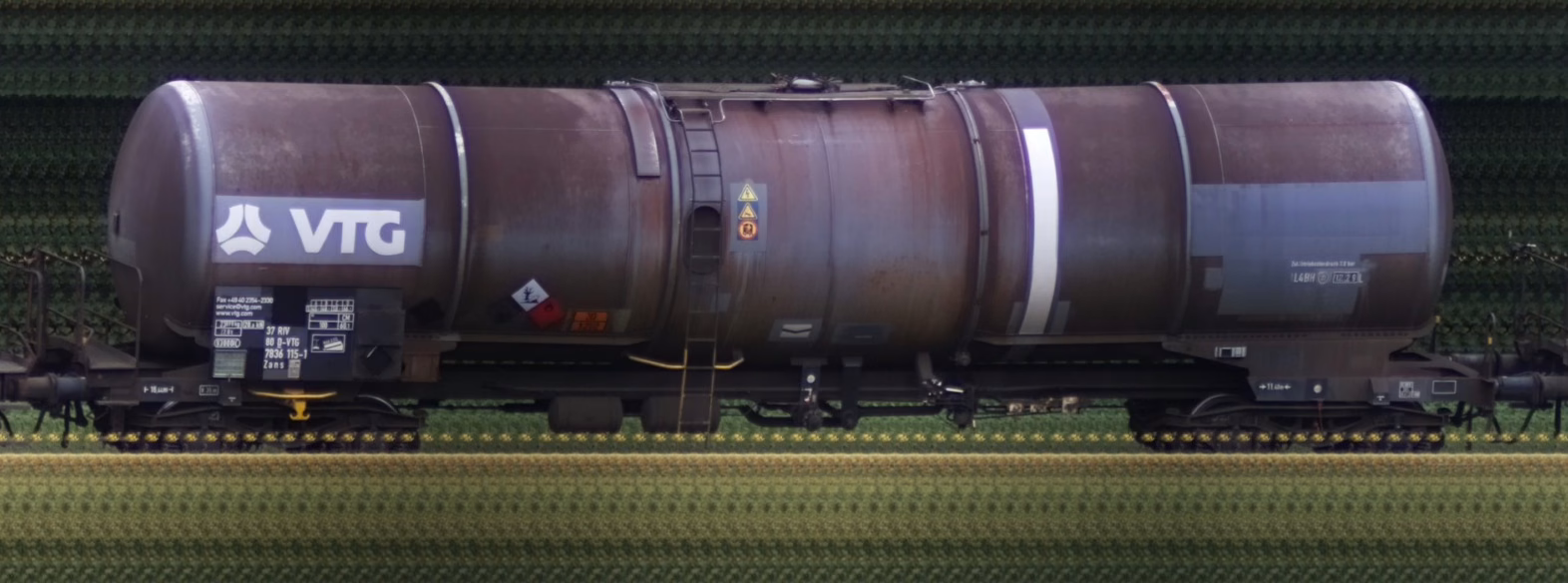 There should be a train photo here :'(