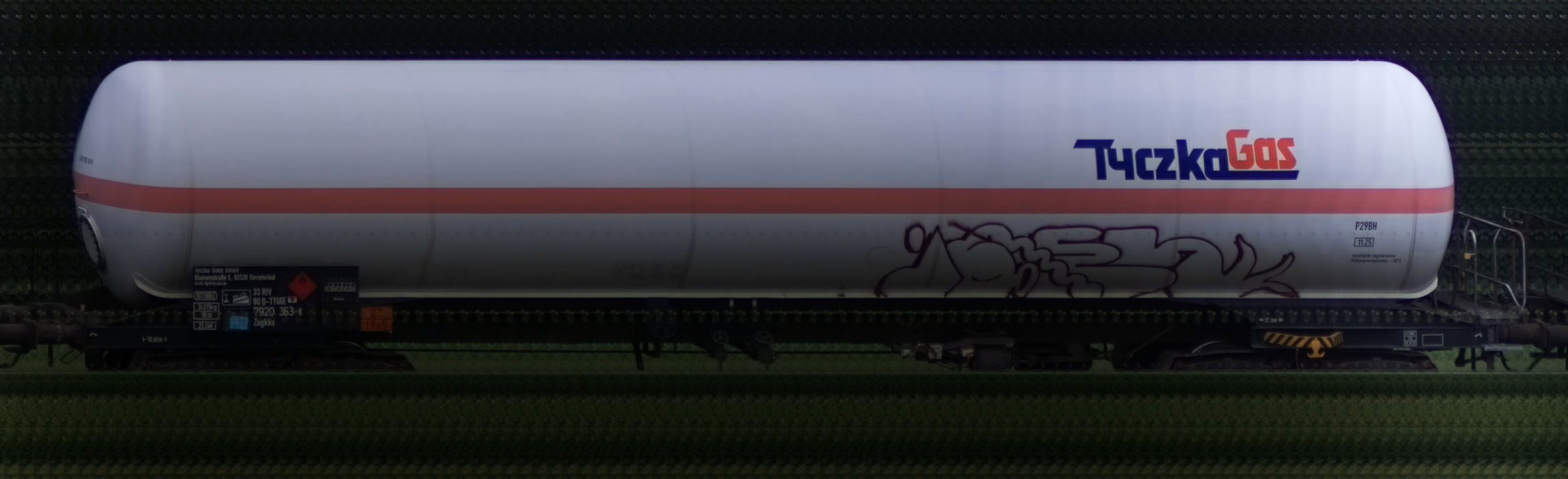 There should be a train photo here :'(