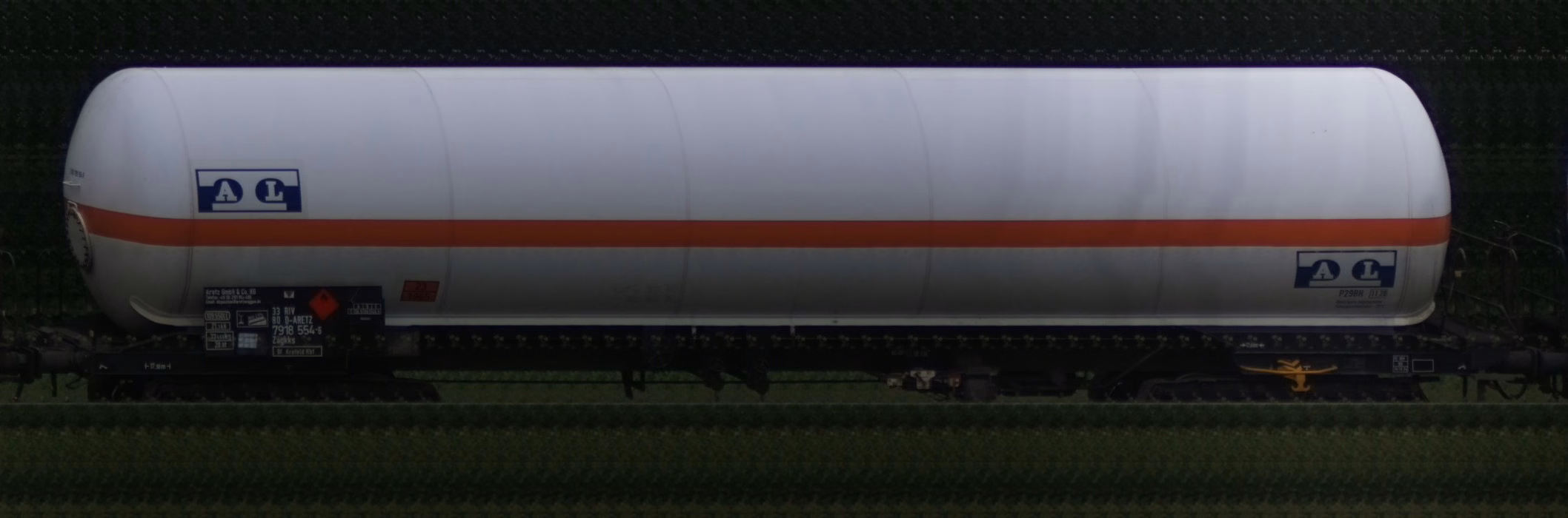 There should be a train photo here :'(