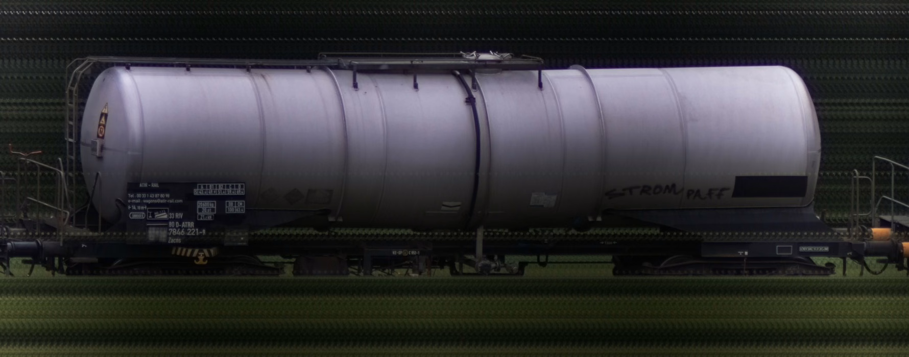 There should be a train photo here :'(