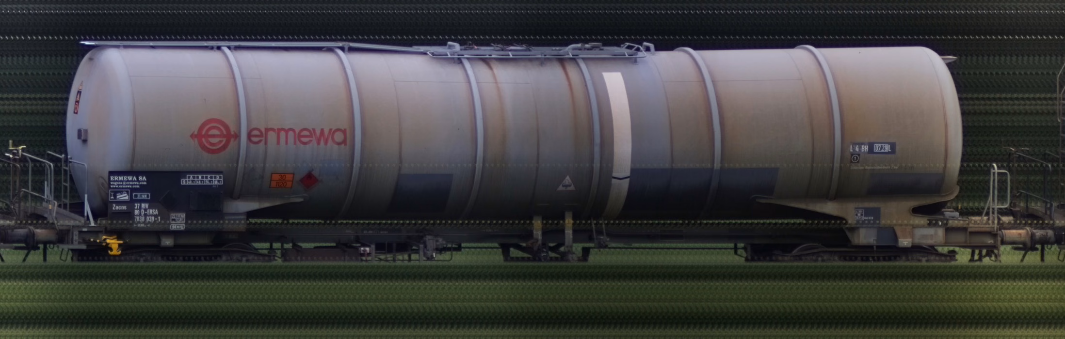 There should be a train photo here :'(